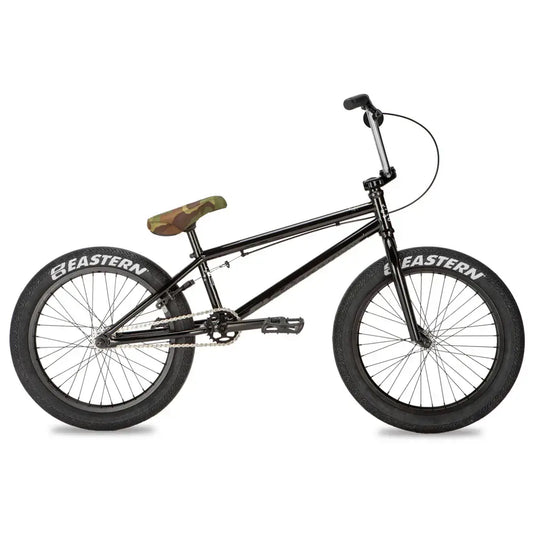 Eastern Traildigger dirt jumper bike with full chromoly frame and camo seat, designed for beginner riders.