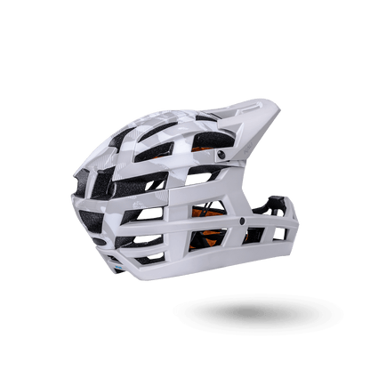 Invader 2.0 trail helmet in white, designed for ultimate protection and performance on rugged terrain.